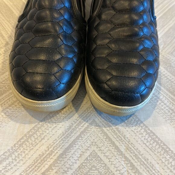 Steve Madden Women’s Quilted Black Slip On Sneakers - Picture 2 of 5
